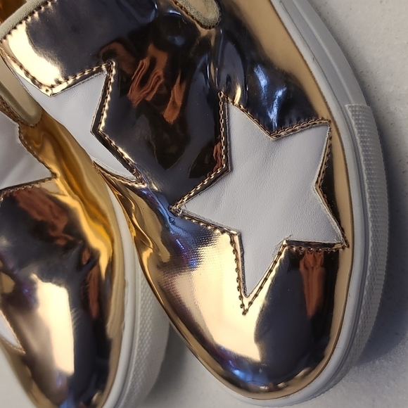 BNWT rose gold metalic flats Sneakerina with white stars Wild Diva - Picture 3 of 7